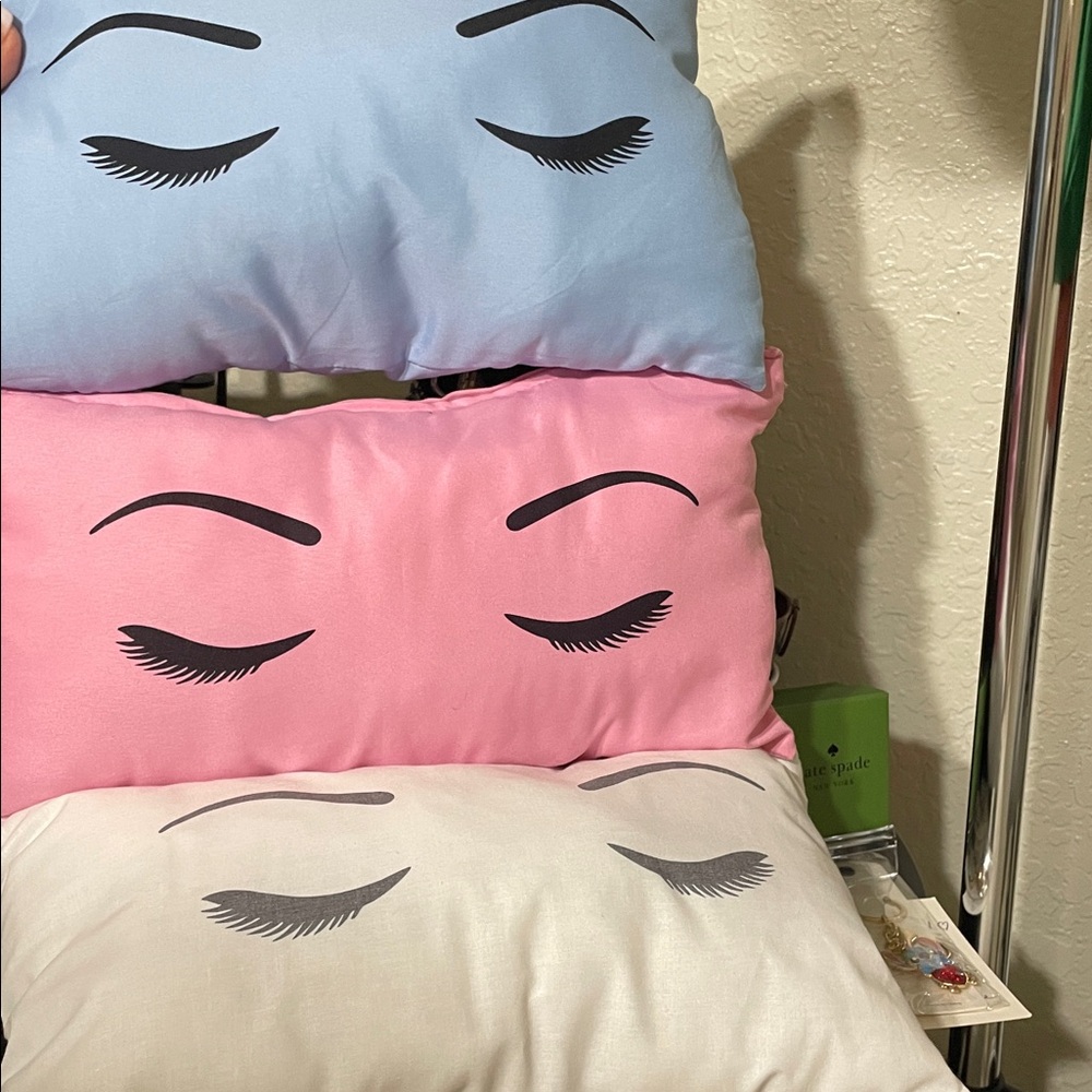 Purse Pillows with Eye Design - Picture 4 of 4